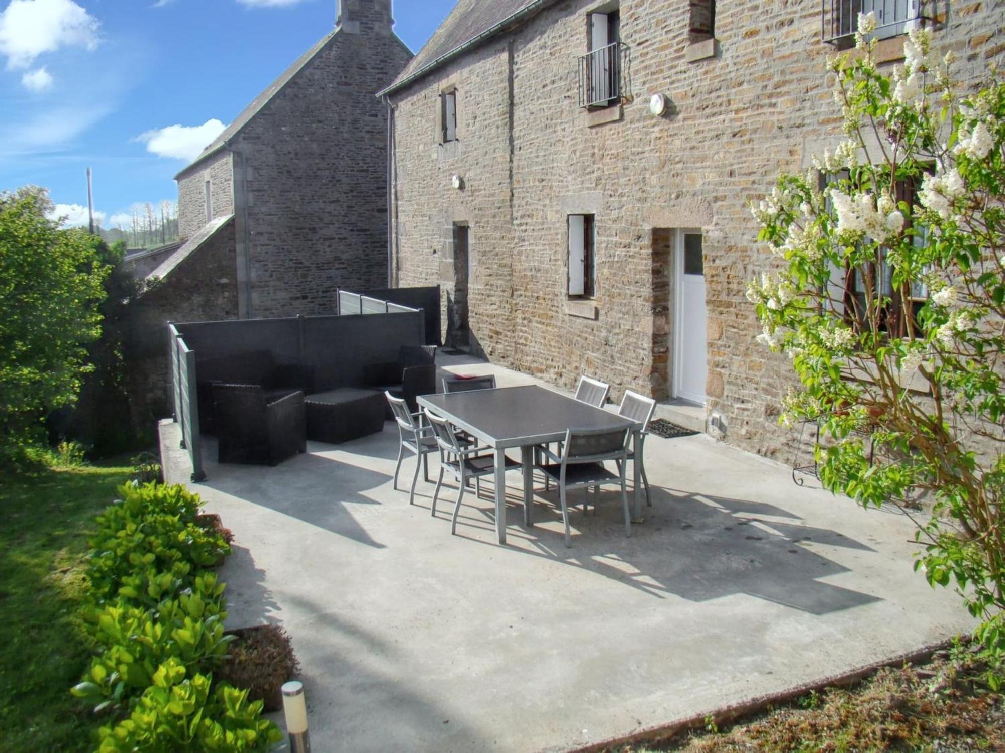 Maison Charmante A Sougeal Avec Superbe Jardin ภายนอก รูปภาพ